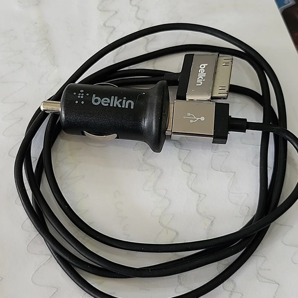 First Generation iPhone Charger - Picture 1 of 7